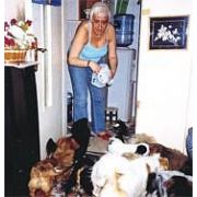  KOCAM BENİMLE DEĞİL, KEDİYLE YATIYORDU 